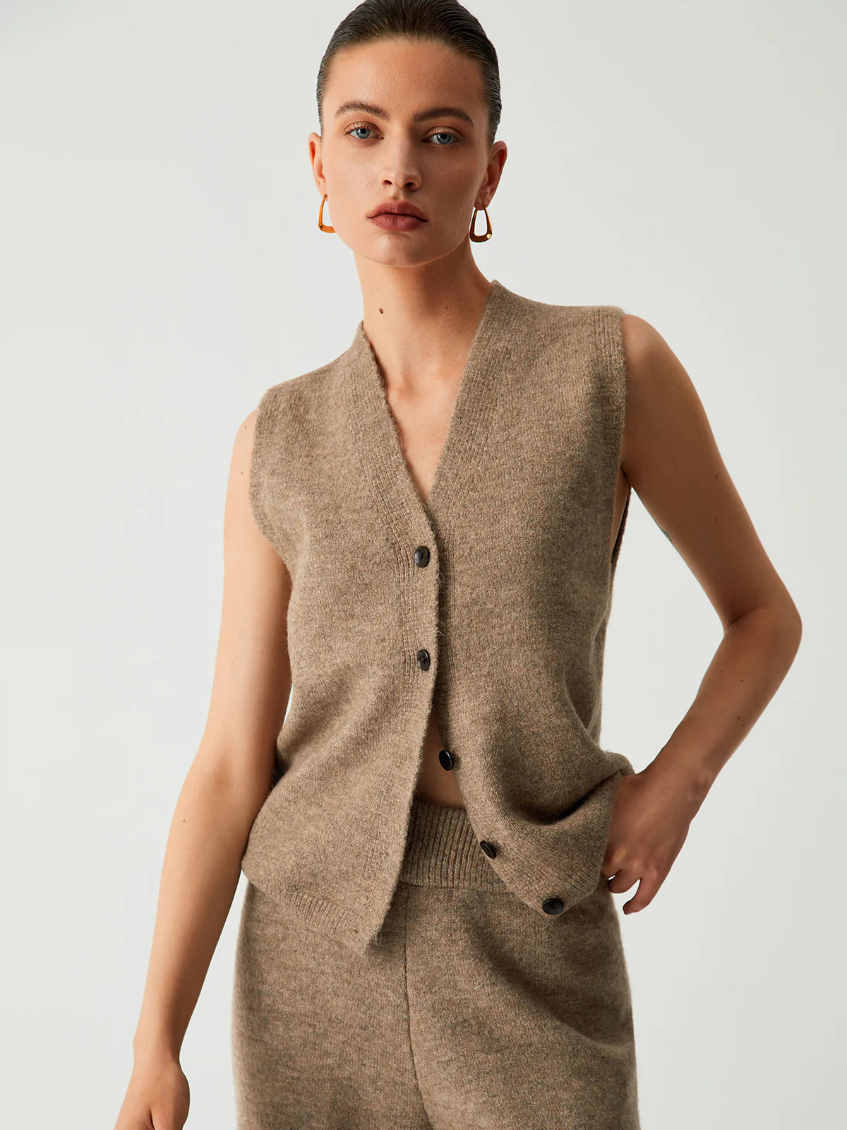 Gracefully Styled Cardigan for Any Occasion