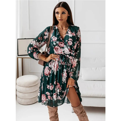 Effortlessly Elegant Dress with a Timeless Design