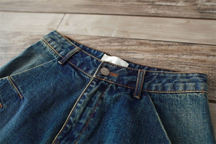Well Tailored Pants with a Graceful Silhouette