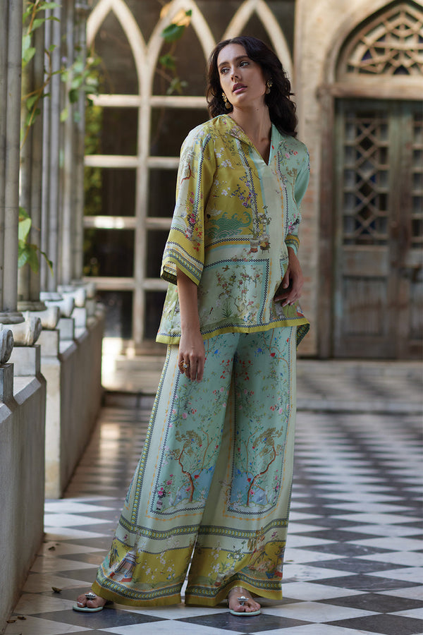 Elegantly Styled Pants for Everyday Wear