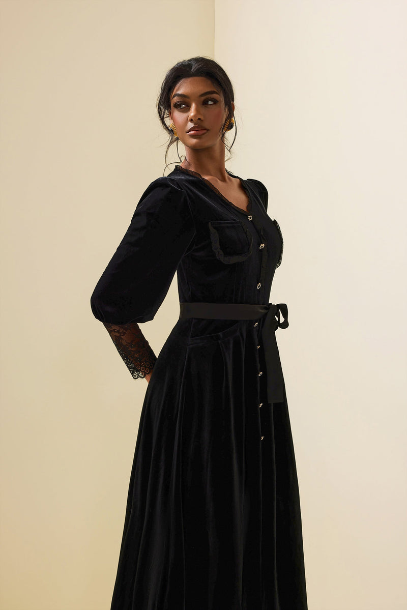 Sophisticated Dress with a Clean Classic Look