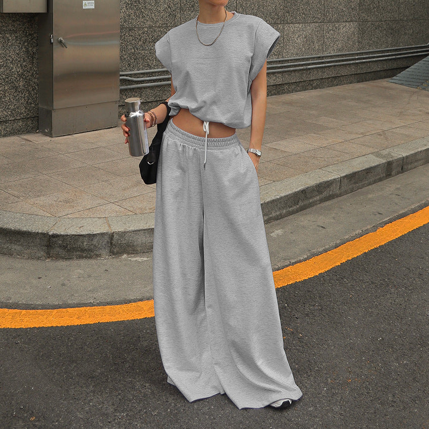 Well Tailored Pullover with a Graceful Silhouette