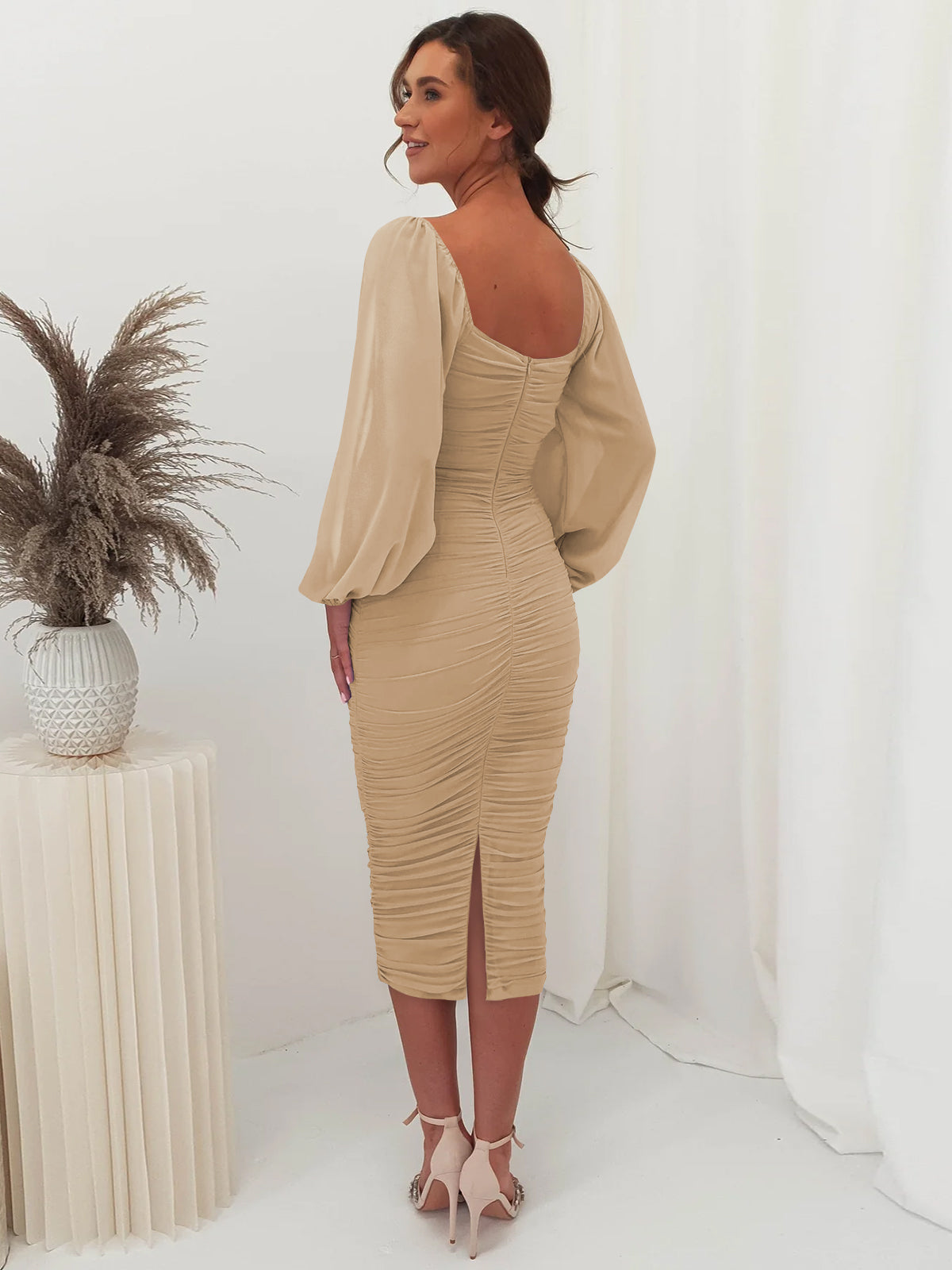Effortlessly Elegant Dress with a Timeless Design