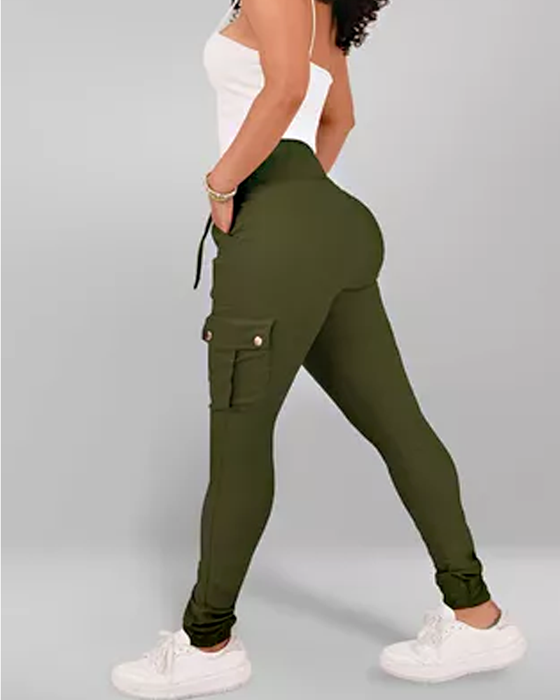 Effortlessly Elegant Pants with a Timeless Design
