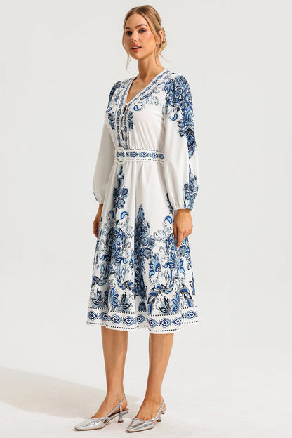 Classic Vintage Dress with a Flattering Fit