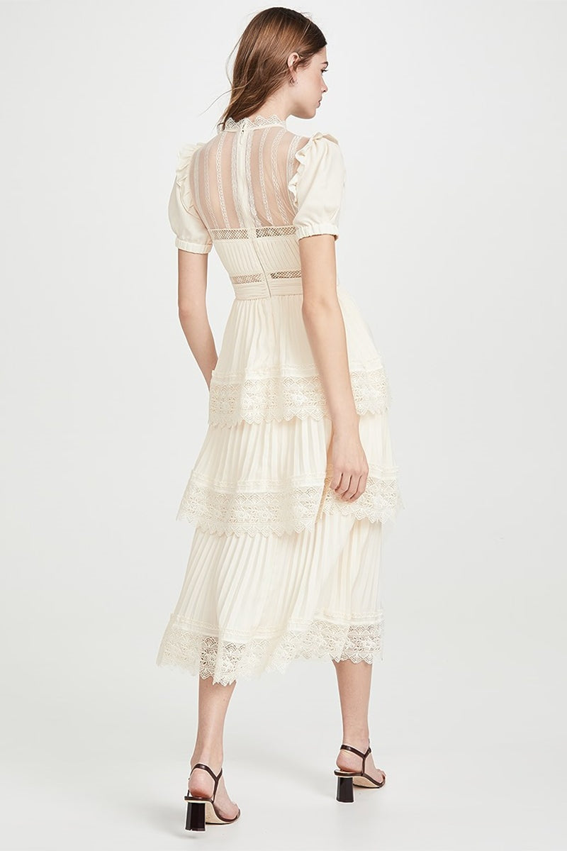Effortlessly Elegant Dress with a Timeless Design