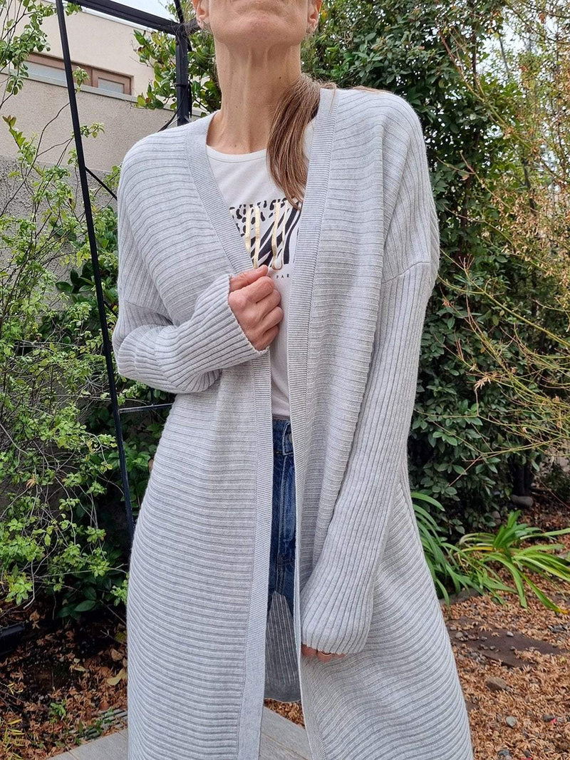 Effortlessly Elegant Cardigan with a Timeless Design