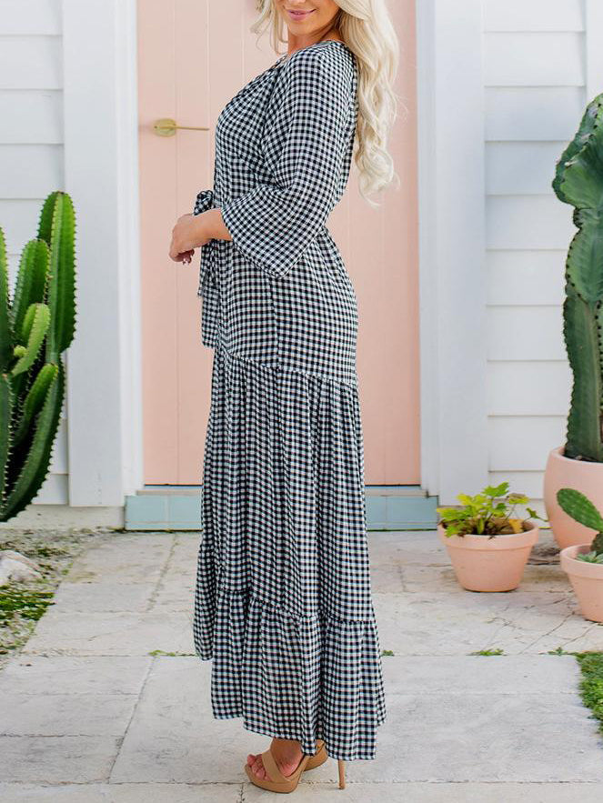 Well Tailored Dress with a Graceful Silhouette