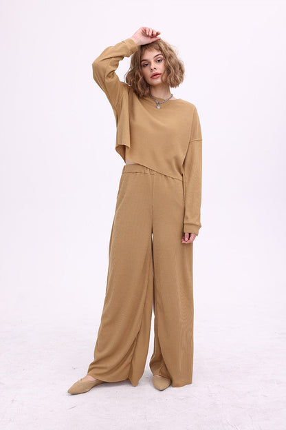 Well Tailored Pullover with a Graceful Silhouette