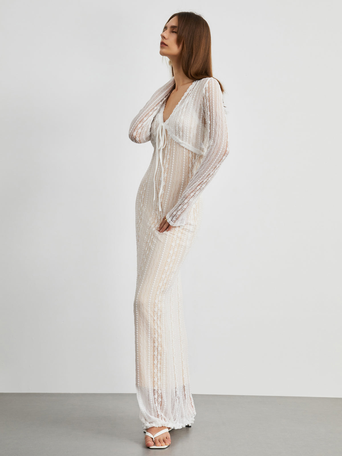 Beautifully Finished Dress in a Timeless Design
