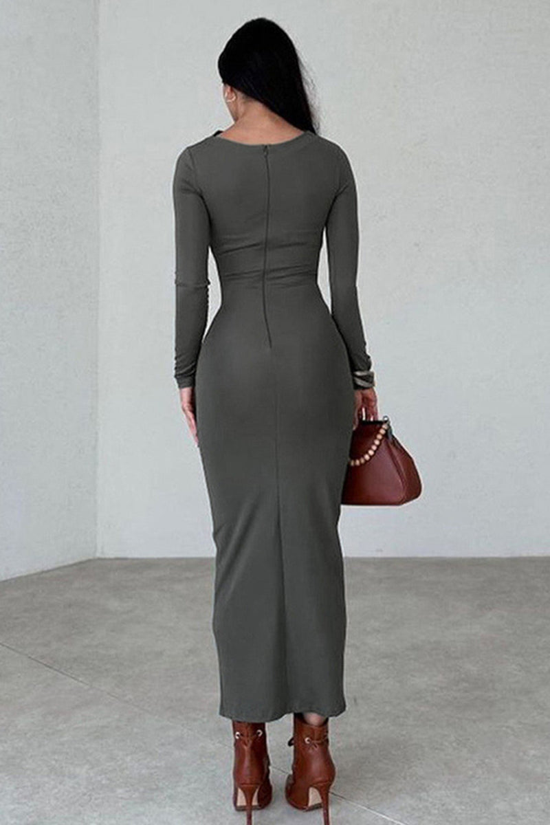 Effortlessly Elegant Dress with a Timeless Design