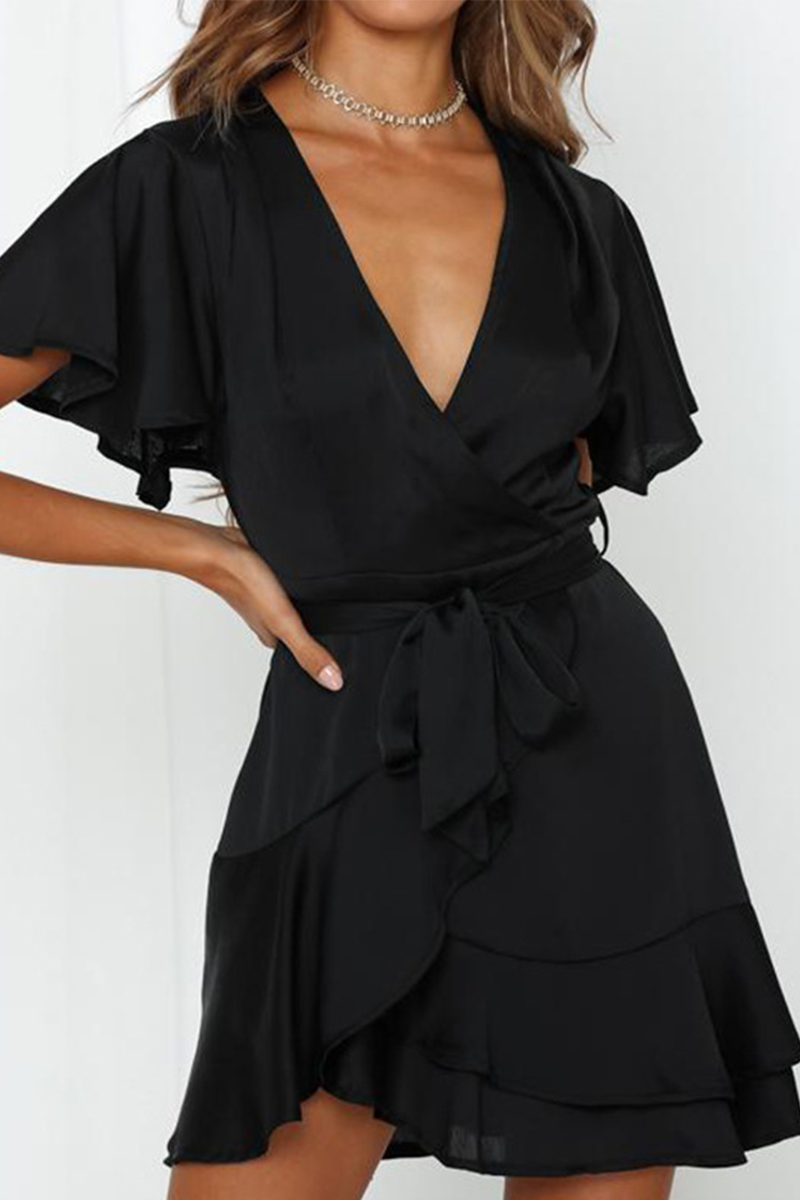 Beautifully Finished Dress in a Timeless Design