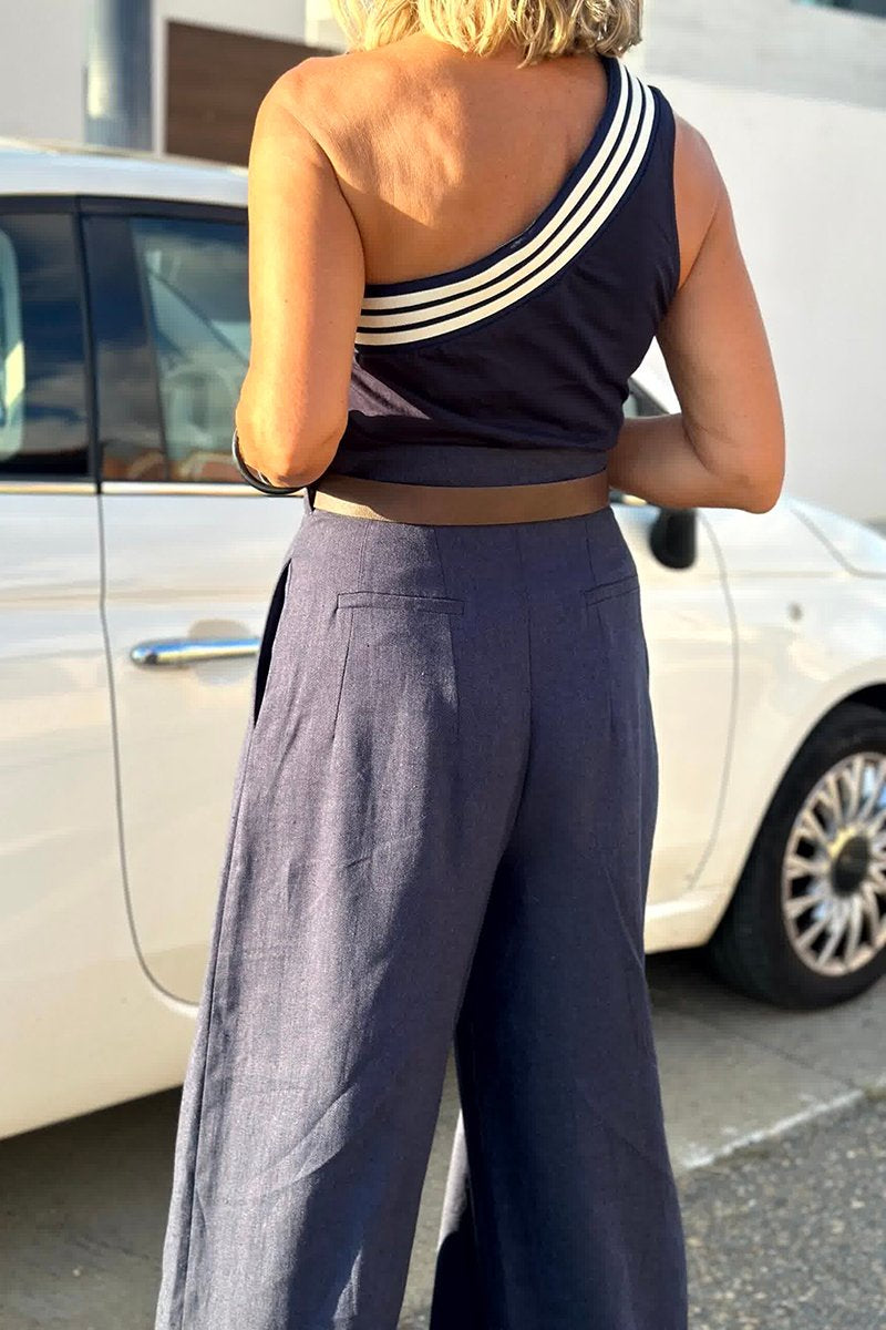 Classic Vintage Pants with a Flattering Fit