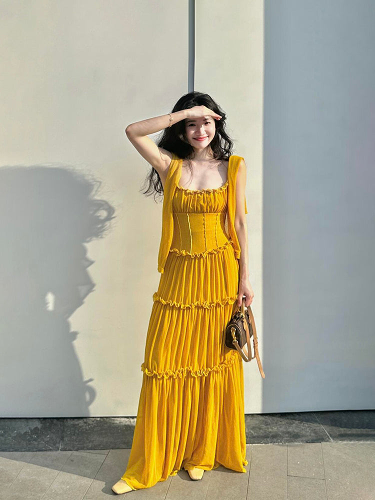 Beautifully Finished Dress in a Timeless Design