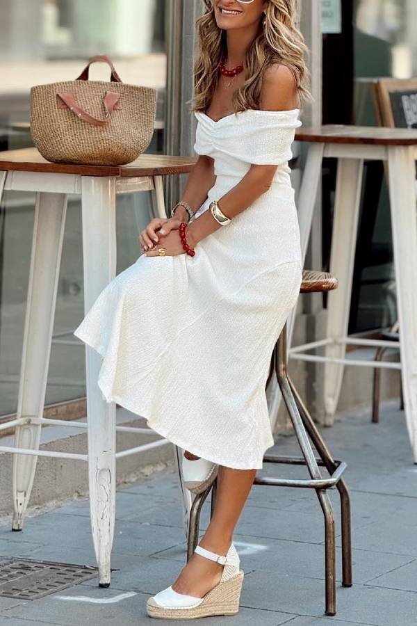 Beautifully Crafted Dress in a Classic Style