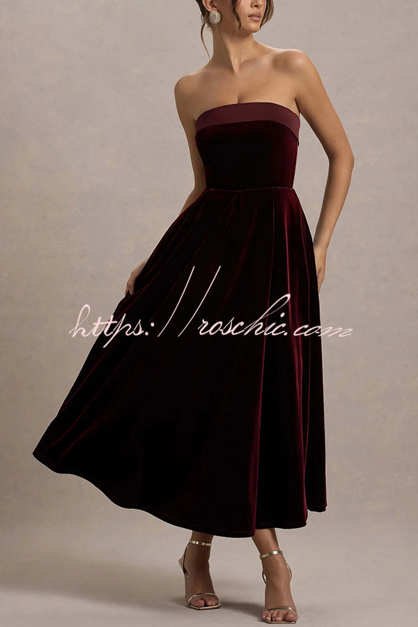 Beautifully Finished Dress in a Timeless Design