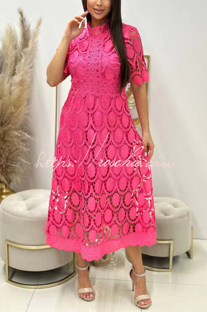 Beautifully Finished Dress in a Timeless Design