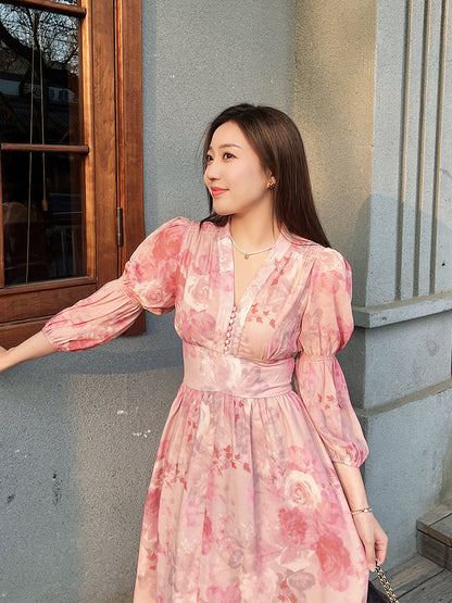 Gracefully Styled Dress for Any Occasion