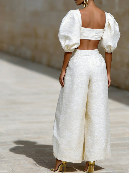 Effortlessly Elegant Pants with a Timeless Design