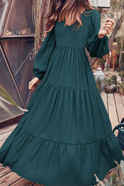 Effortlessly Elegant Dress with a Timeless Design