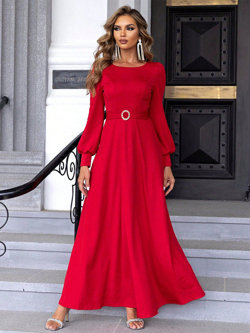 Effortlessly Elegant Dress with a Timeless Design