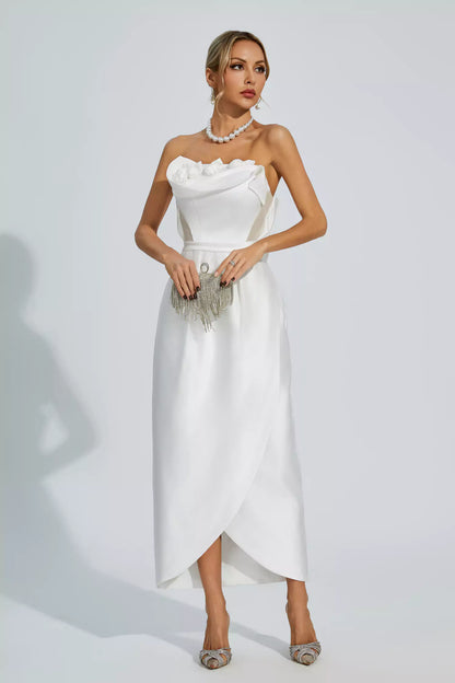 Beautifully Finished Dress in a Timeless Design