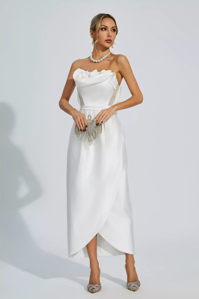 Beautifully Finished Dress in a Timeless Design
