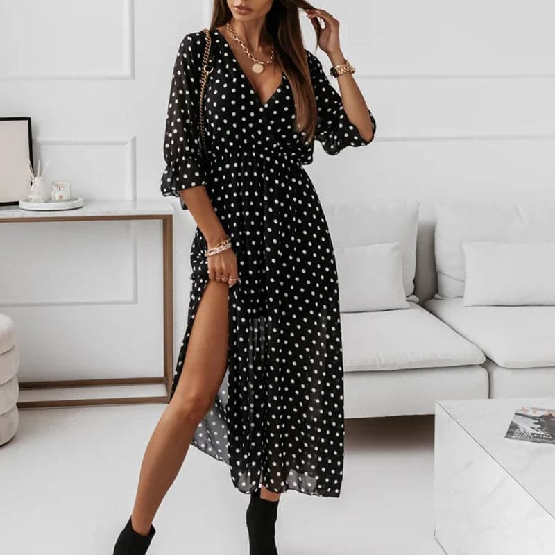 Well Tailored Dress with a Graceful Silhouette