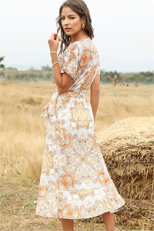 Gracefully Styled Dress for Any Occasion