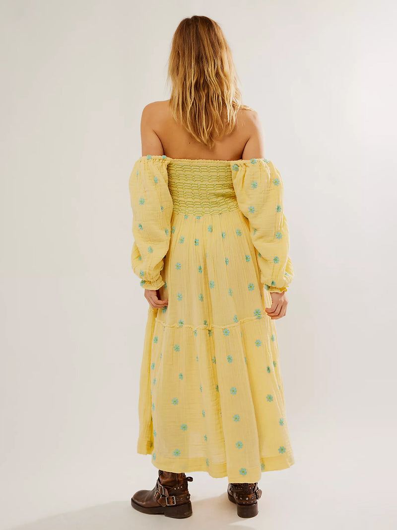 Gracefully Styled Dress for Any Occasion