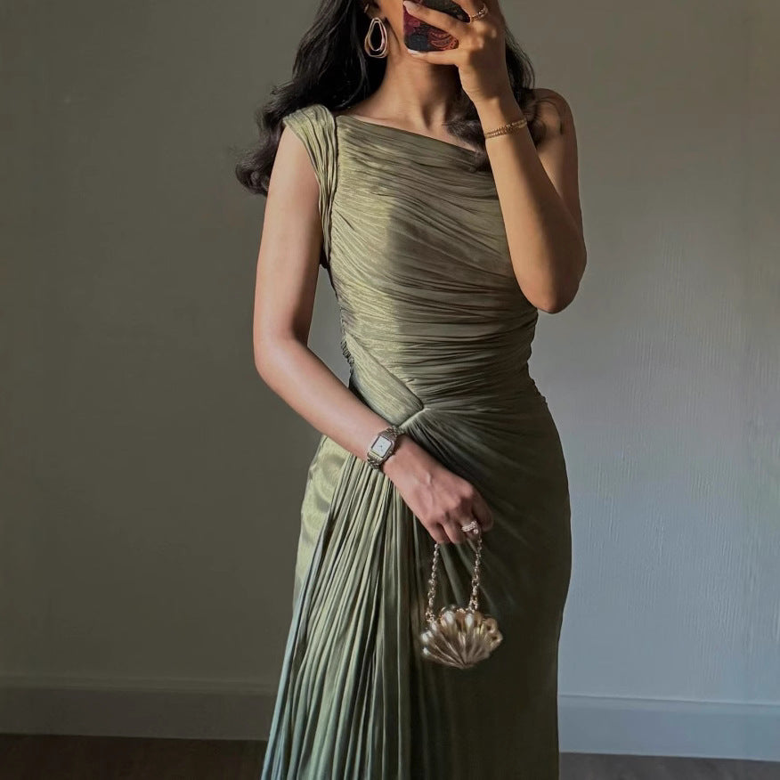 Classic Vintage Dress with a Flattering Fit