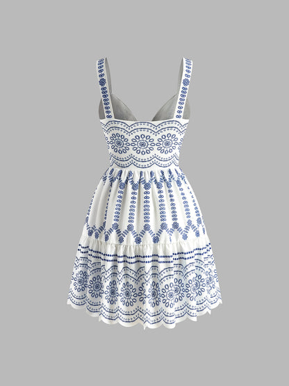 Beautifully Finished Dress in a Timeless Design