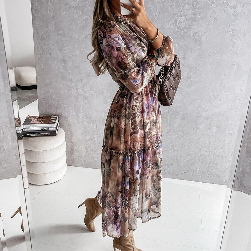 Classic Vintage Dress with a Flattering Fit