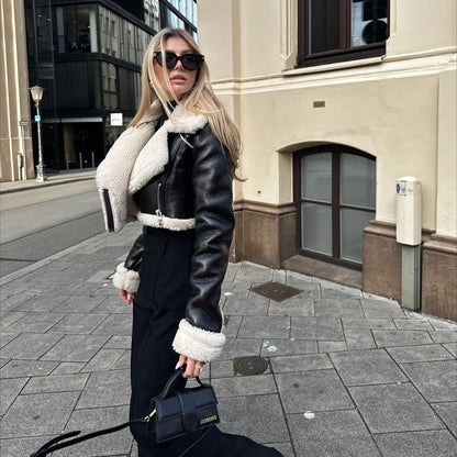Effortlessly Elegant Jacket with a Timeless Design