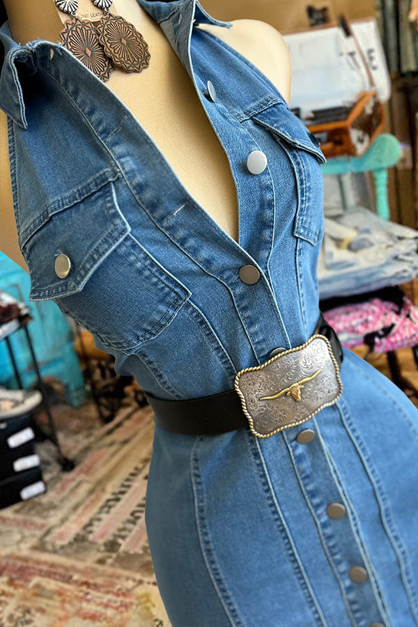 Beautifully Finished Dress in a Timeless Design