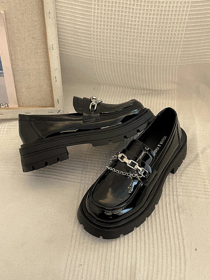 Chic Orthopedic Loafers with Unique Design