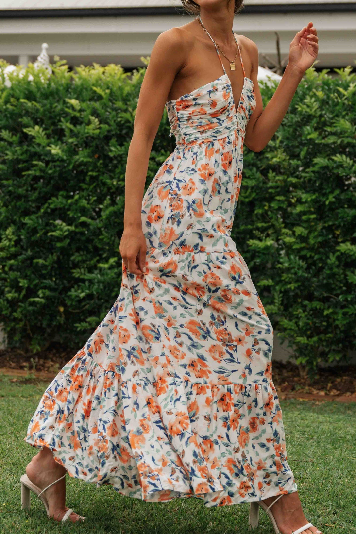 Beautifully Crafted Dress in a Classic Style