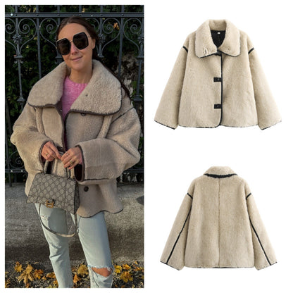 Gracefully Styled Coat for Any Occasion