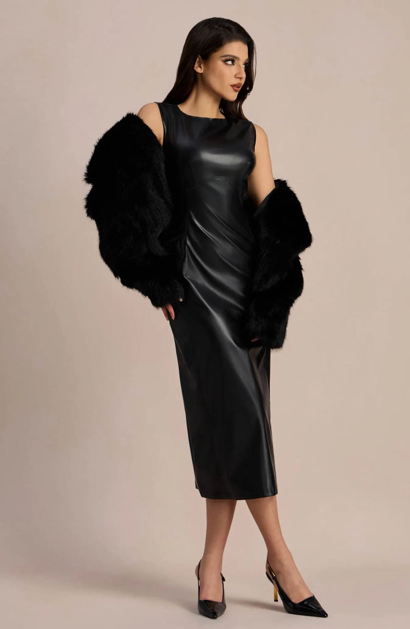 Effortlessly Elegant Dress with a Timeless Design