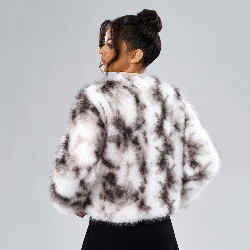 Well Tailored Coat with a Graceful Silhouette