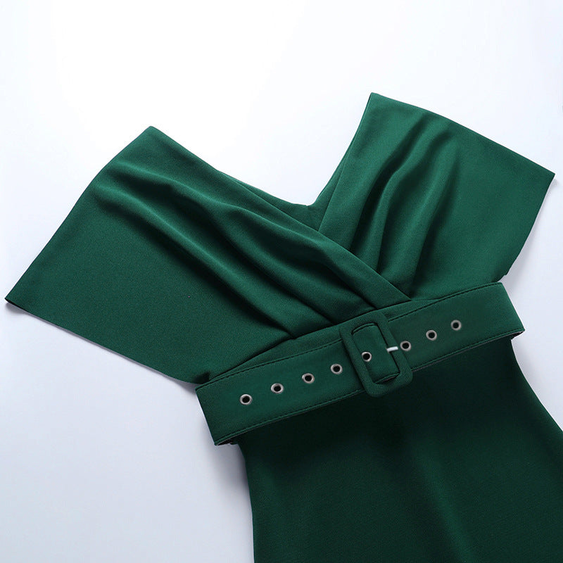 Classic Vintage Dress with a Flattering Fit