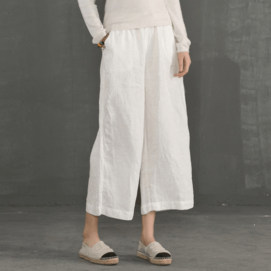Effortlessly Elegant Pants with a Timeless Design