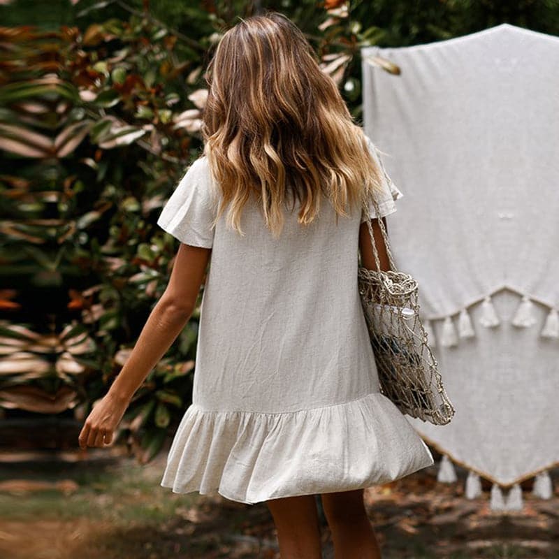 Beautifully Finished Dress in a Timeless Design