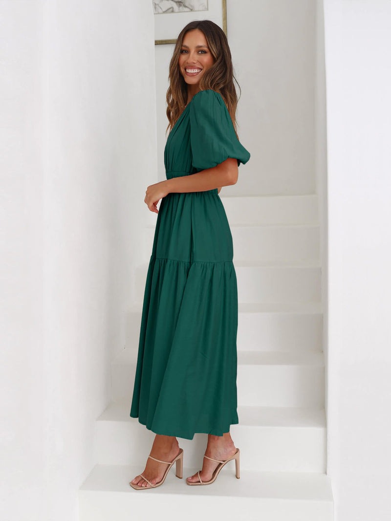 Well Tailored Dress with a Graceful Silhouette