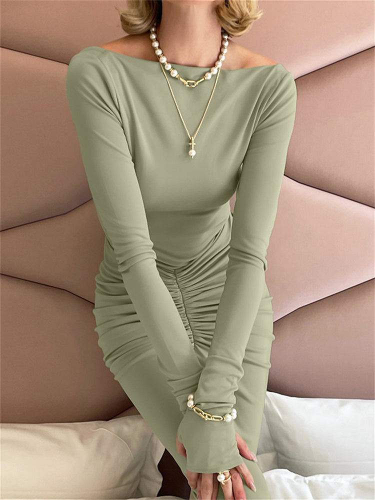 Well Tailored Dress with a Graceful Silhouette