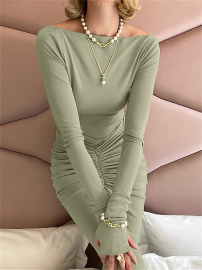 Well Tailored Dress with a Graceful Silhouette