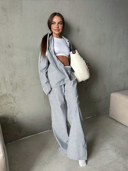 Effortlessly Elegant Pants with a Timeless Design