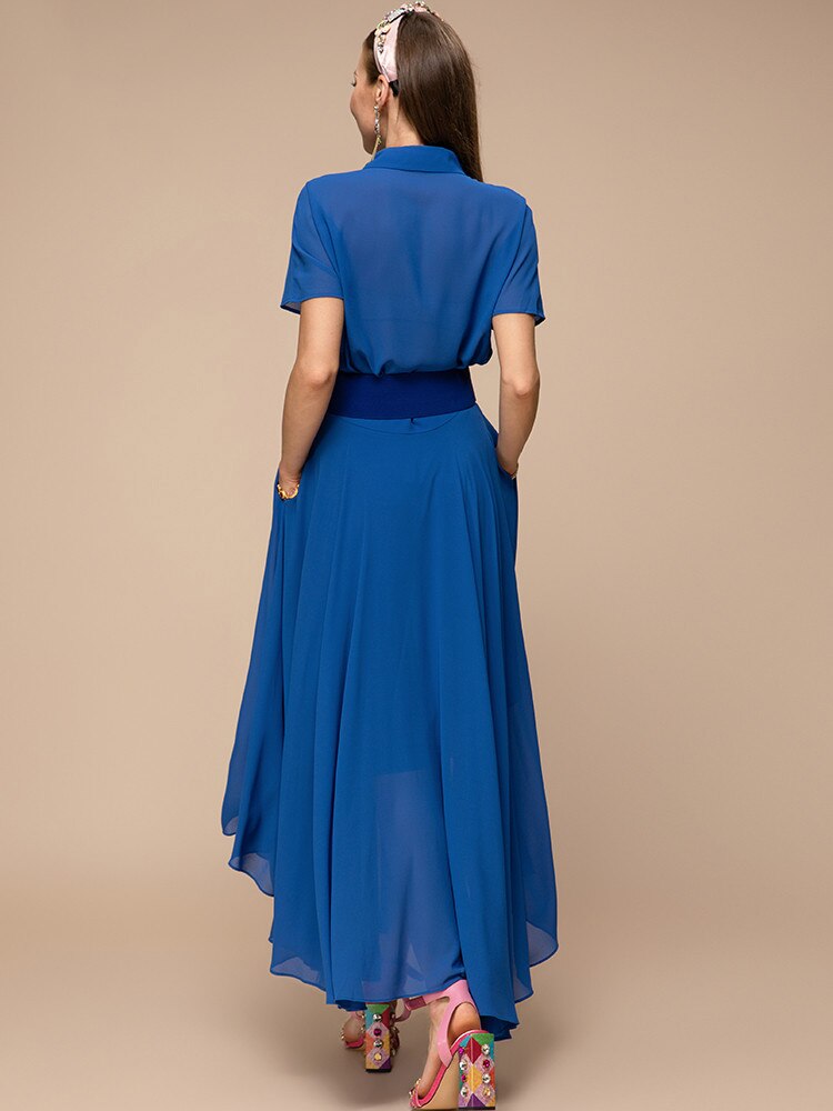 Well Tailored Dress with a Graceful Silhouette