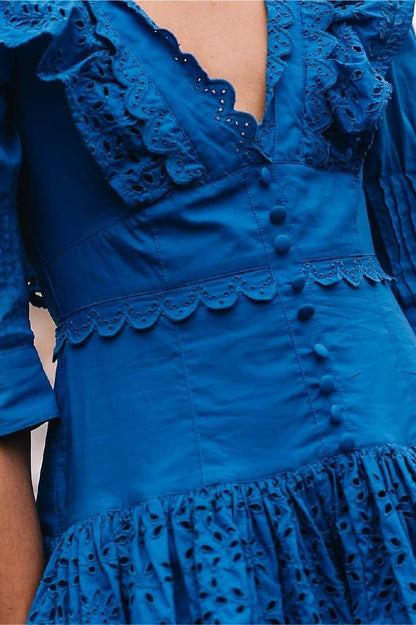 Classic Vintage Dress with a Flattering Fit