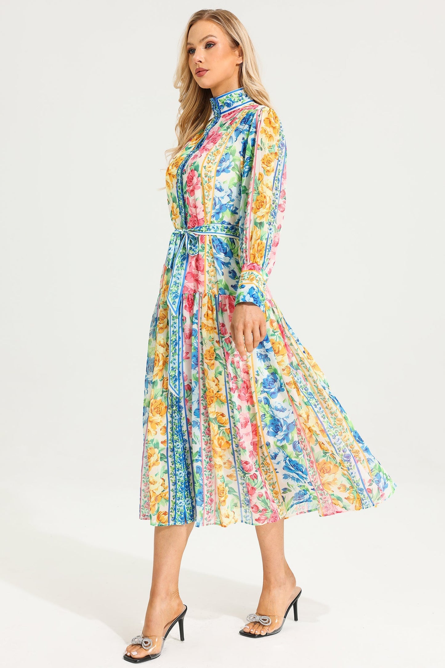 Well Tailored Dress with a Graceful Silhouette